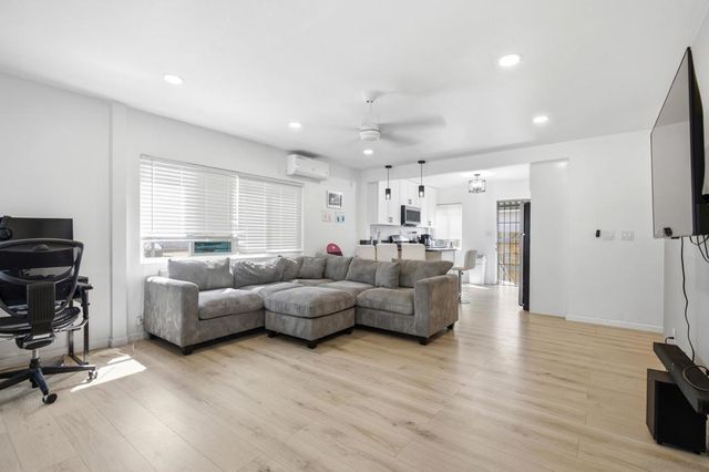 350 52 Brightwood Ave, Chula Vista, CA 91910