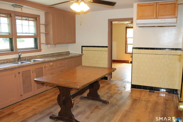 26 Edgewood Street, Meriden, CT 06451