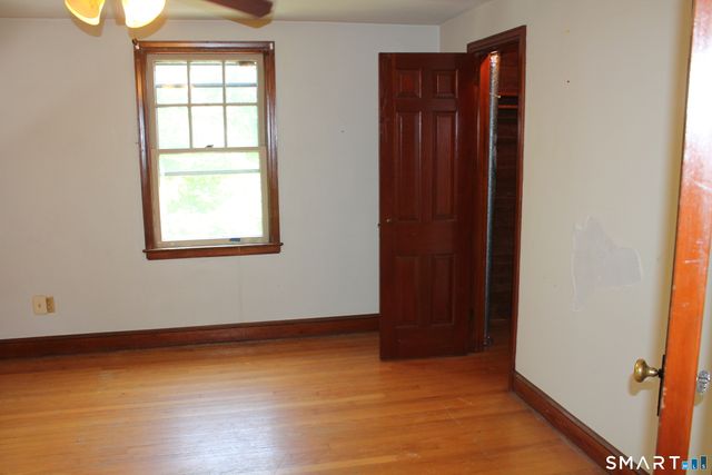 26 Edgewood Street, Meriden, CT 06451