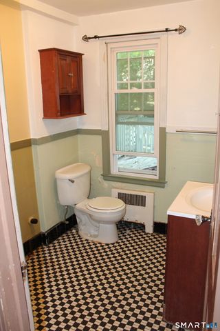 26 Edgewood Street, Meriden, CT 06451