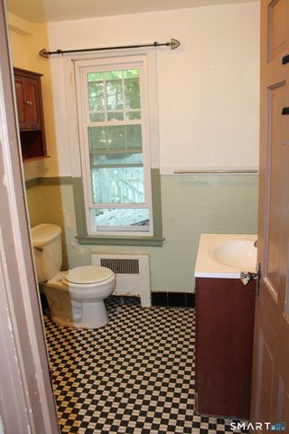 26 Edgewood Street, Meriden, CT 06451