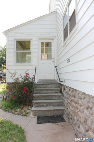 26 Edgewood Street, Meriden, CT 06451