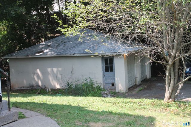 26 Edgewood Street, Meriden, CT 06451