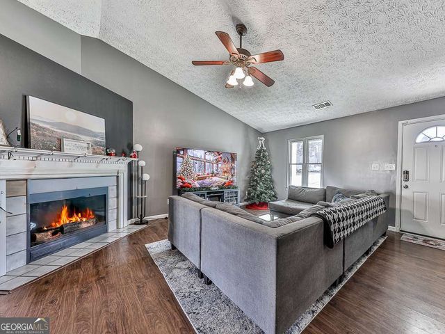 606 Bluff Drive, Woodstock, GA 30188