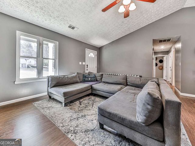 606 Bluff Drive, Woodstock, GA 30188