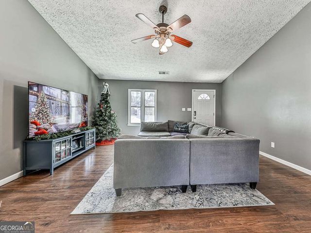 606 Bluff Drive, Woodstock, GA 30188