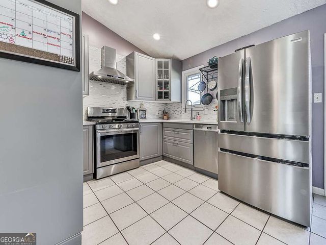 606 Bluff Drive, Woodstock, GA 30188