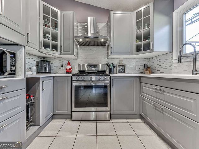 606 Bluff Drive, Woodstock, GA 30188