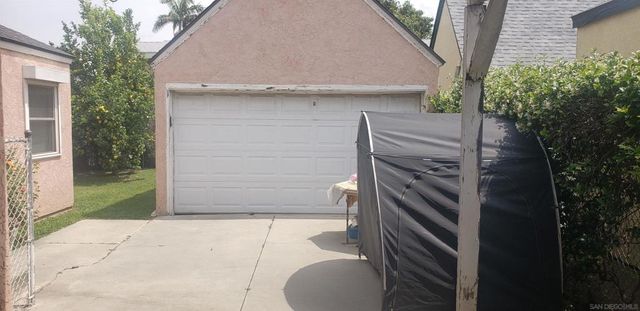420 S Pearl Ave, Compton, CA 90221