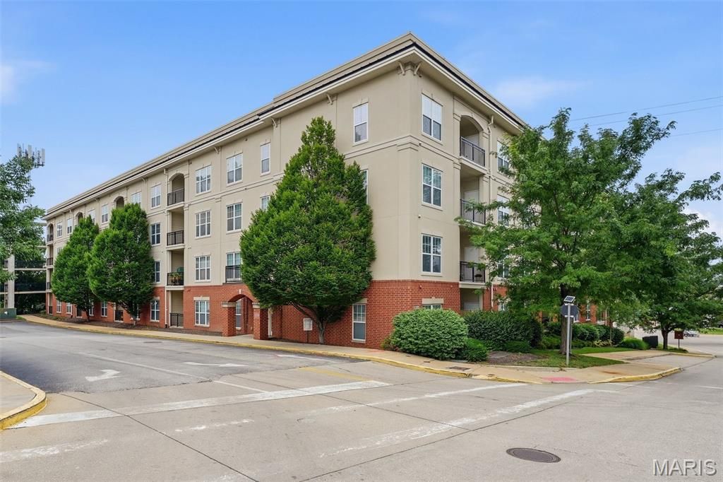 1270 Strassner Drive 3312, Brentwood, MO 63144