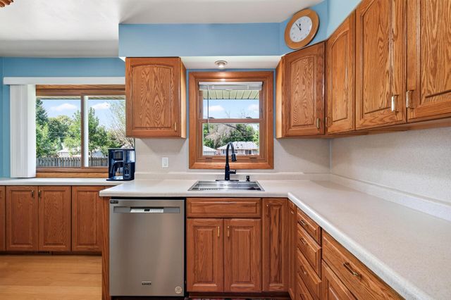 6320 Jackson Street NE, Fridley, MN 55432