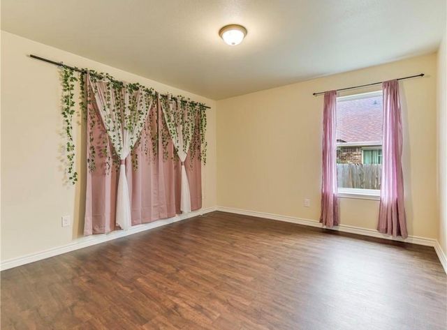 113 Calvin Smith LN, Jarrell, TX 76537