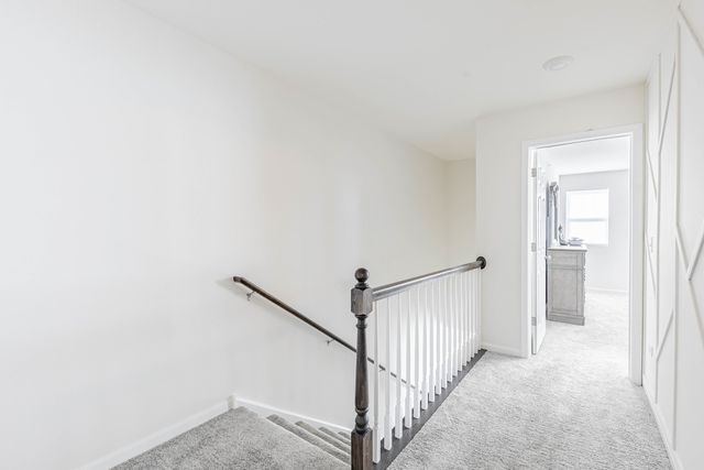 1050 E Oakton Street, Des Plaines, IL 60018