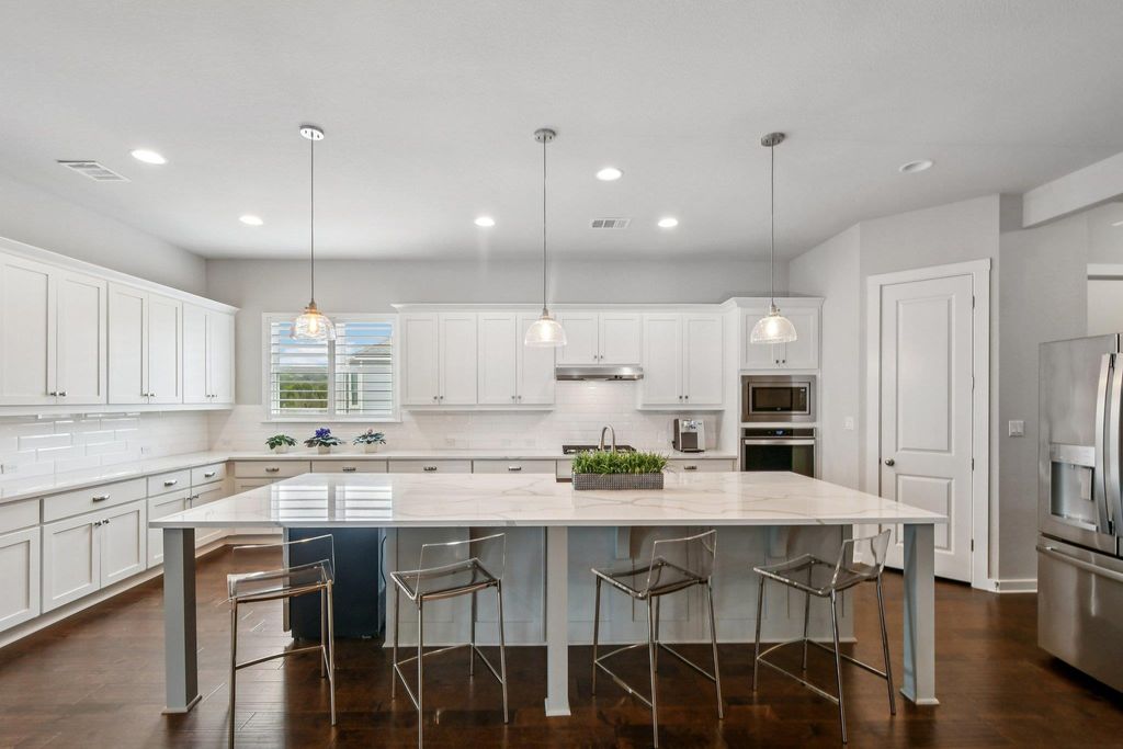 520 Hazy Hills LOOP, Dripping Springs, TX 78620