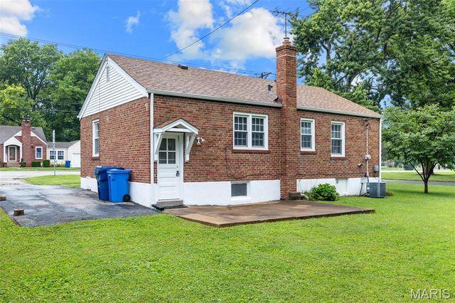 1150 S New Florissant Road, Florissant, MO 63031