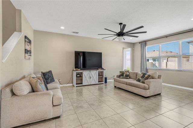 3027 AUTUMN ROCK DRIVE, Zephyrhills, FL 33540