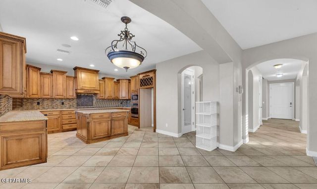 841 GOLDEN EDGE Court, El Paso, TX 79928