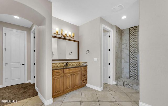 841 GOLDEN EDGE Court, El Paso, TX 79928