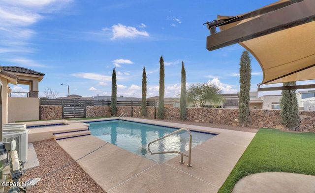 841 GOLDEN EDGE Court, El Paso, TX 79928