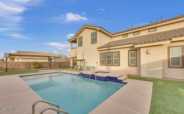 841 GOLDEN EDGE Court, El Paso, TX 79928
