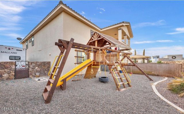 841 GOLDEN EDGE Court, El Paso, TX 79928