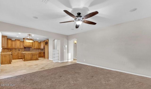 841 GOLDEN EDGE Court, El Paso, TX 79928