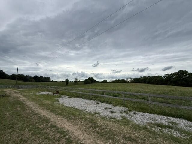 665 Lillies Ferry Road, Winchester, KY 40391