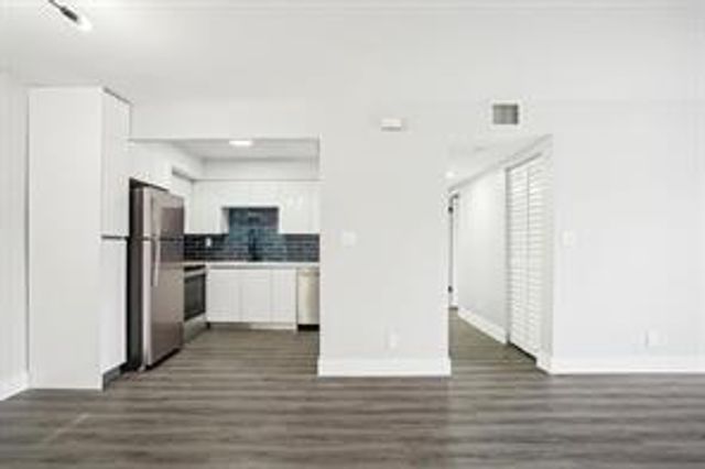 3244 NW 84th Avenue, Sunrise, FL 33351