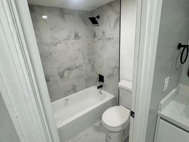 3244 NW 84th Avenue, Sunrise, FL 33351