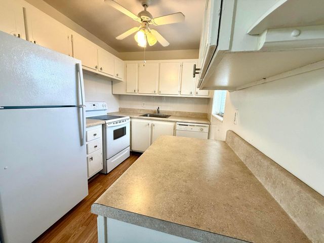 148 Coventry G, West Palm Beach, FL 33417