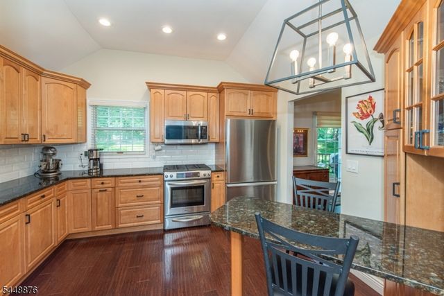 18 Century Ct, Montville Twp., NJ 07045
