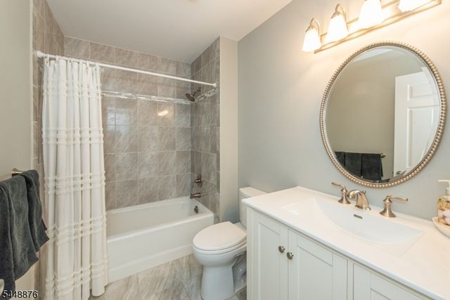 18 Century Ct, Montville Twp., NJ 07045