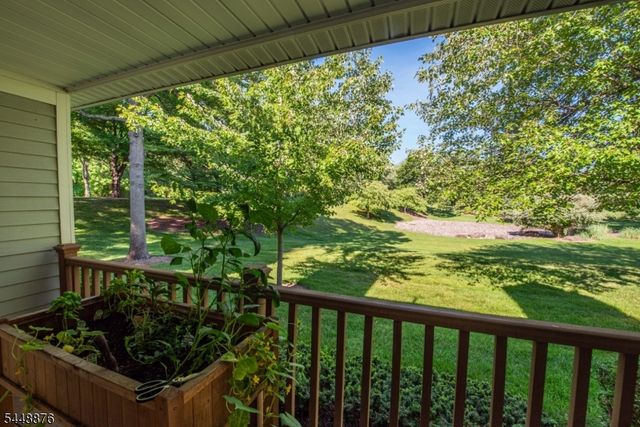 18 Century Ct, Montville Twp., NJ 07045