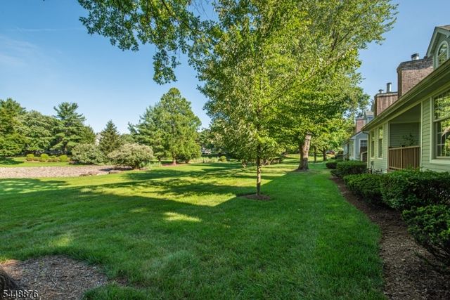 18 Century Ct, Montville Twp., NJ 07045