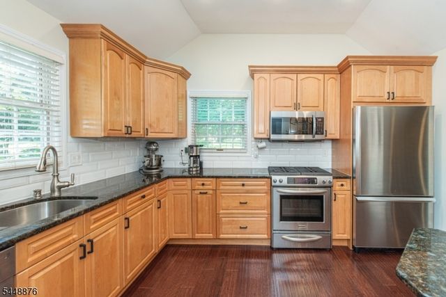 18 Century Ct, Montville Twp., NJ 07045