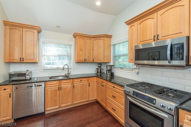 18 Century Ct, Montville Twp., NJ 07045
