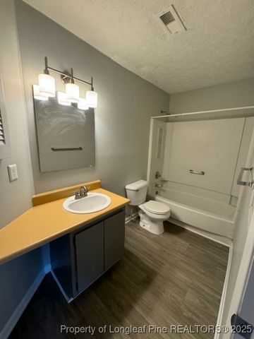 837 Applewood Lane, Fayetteville, NC 28303