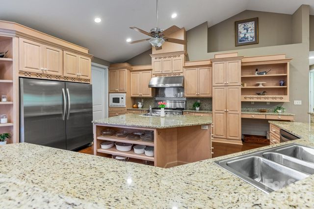 6 Grouse Terrace, Fairview, NC 28730