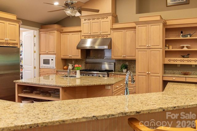 6 Grouse Terrace, Fairview, NC 28730