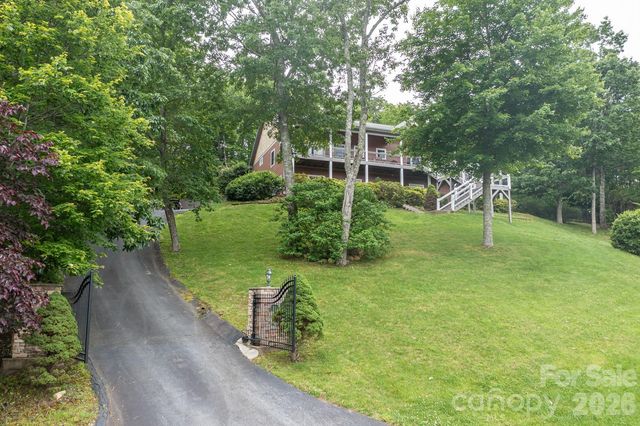 6 Grouse Terrace, Fairview, NC 28730