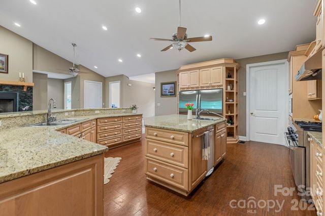 6 Grouse Terrace, Fairview, NC 28730