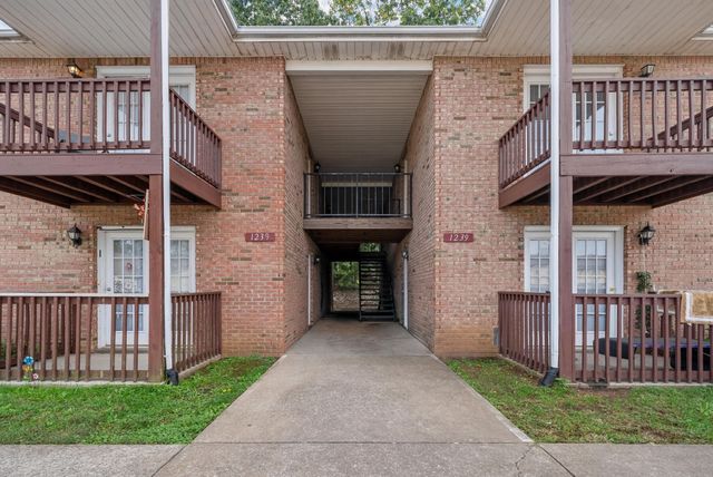 1249 Parkway Pl Apt E, Clarksville, TN 37042
