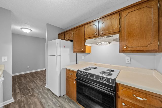 1249 Parkway Pl Apt E, Clarksville, TN 37042