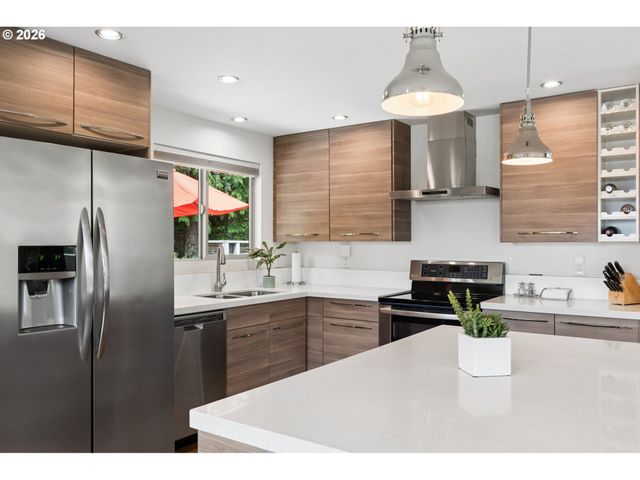 3633 Sw TEXAS St, Portland, OR 97219