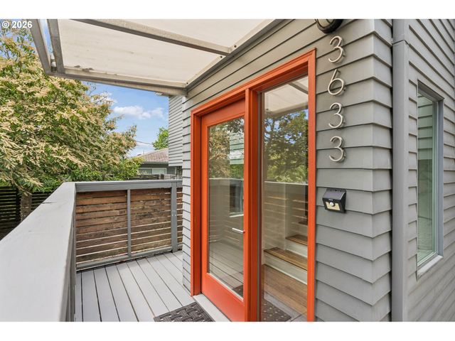 3633 Sw TEXAS St, Portland, OR 97219