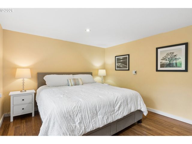 3633 Sw TEXAS St, Portland, OR 97219