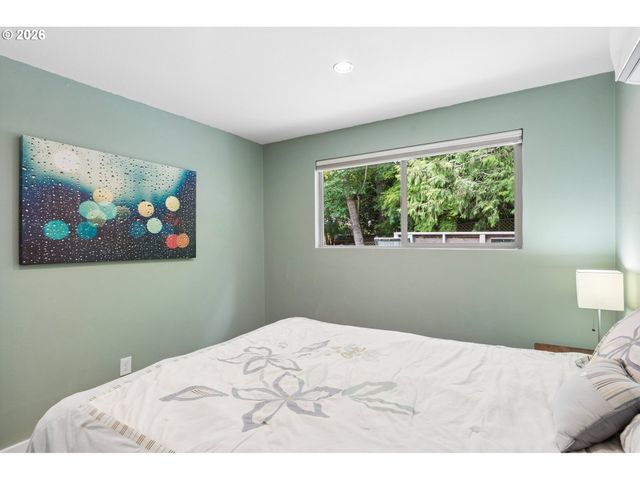 3633 Sw TEXAS St, Portland, OR 97219