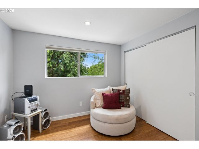 3633 Sw TEXAS St, Portland, OR 97219