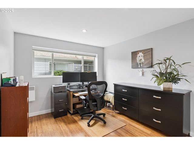 3633 Sw TEXAS St, Portland, OR 97219