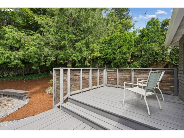 3633 Sw TEXAS St, Portland, OR 97219